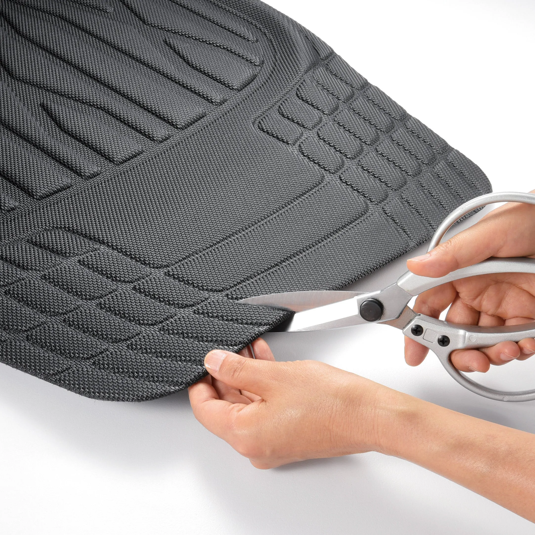 UNIVERSAL TRIM-TO-FIT FLOOR MATS